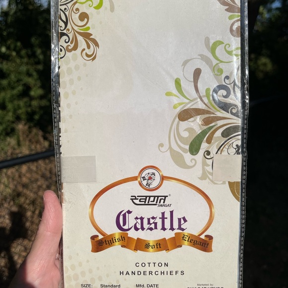 Castle Cotton Handkerchiefs Set of 2 New in package - Picture 2 of 2